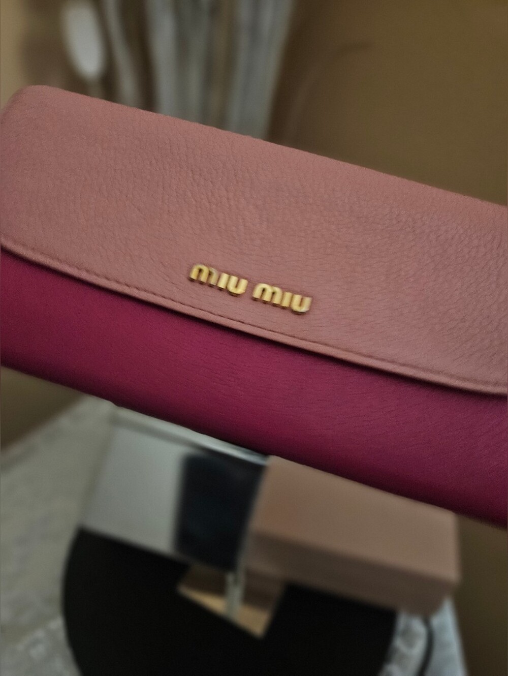 💞❣️Designer Miu Miu Two-Tone Pink Leather Wallet - Good Condition💞❣️